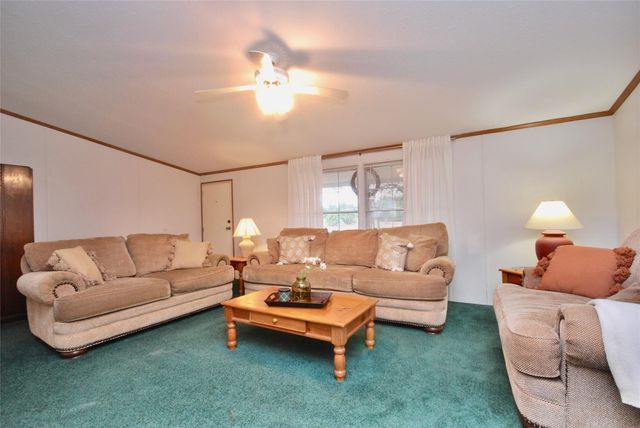 415 County Road 457 RD, Hallettsville, TX 77964