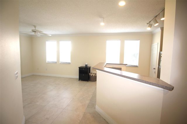 533 NE 3rd Avenue 227, Fort Lauderdale, FL 33301