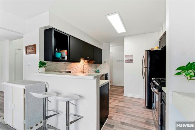 14 Willow Circle 706, Hamburg, NJ 07419