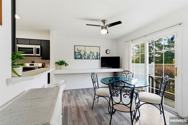 14 Willow Circle 706, Hamburg, NJ 07419