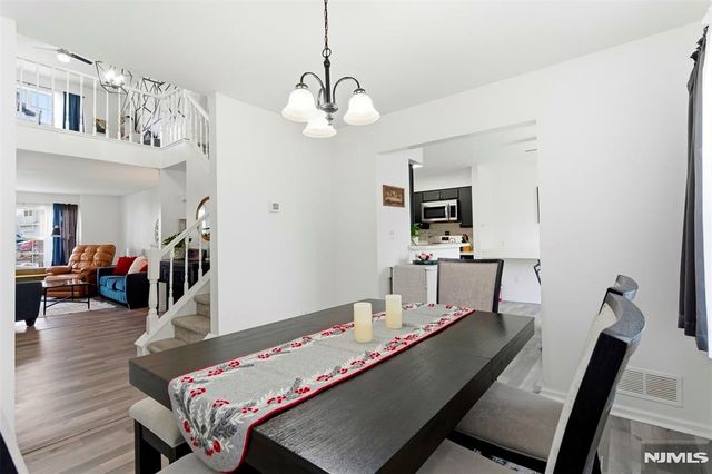 14 Willow Circle 706, Hamburg, NJ 07419