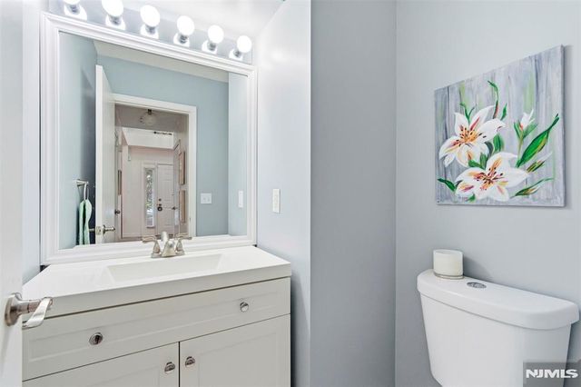 14 Willow Circle 706, Hamburg, NJ 07419