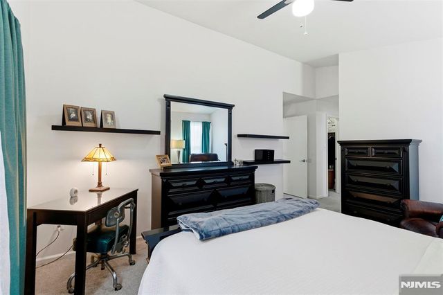 14 Willow Circle 706, Hamburg, NJ 07419