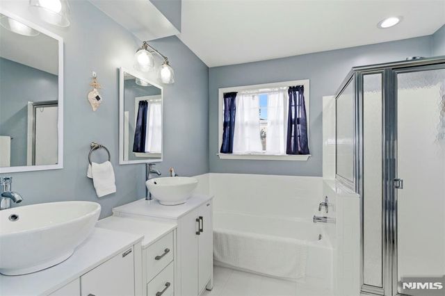 14 Willow Circle 706, Hamburg, NJ 07419