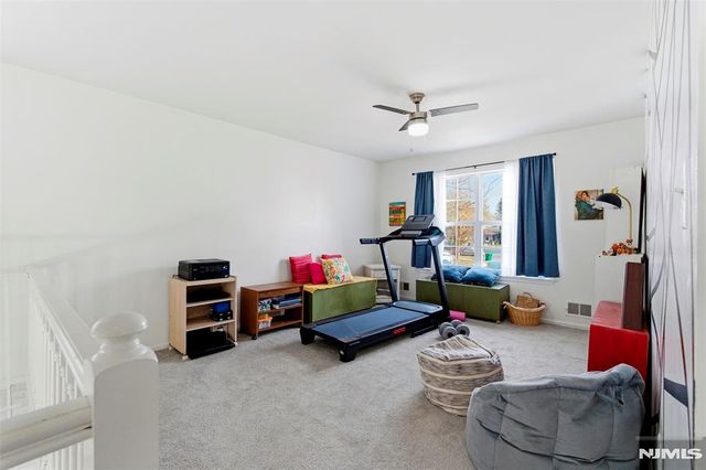 14 Willow Circle 706, Hamburg, NJ 07419