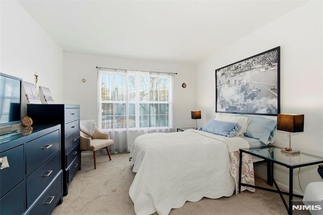 14 Willow Circle 706, Hamburg, NJ 07419