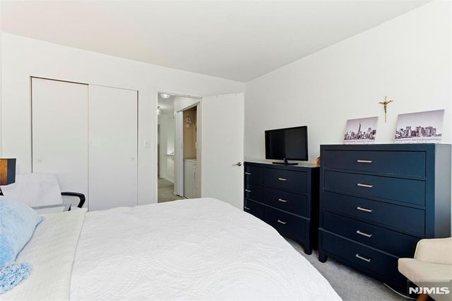 14 Willow Circle 706, Hamburg, NJ 07419