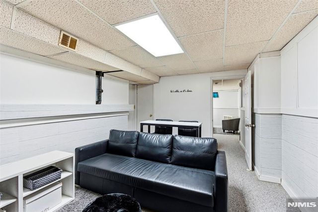 14 Willow Circle 706, Hamburg, NJ 07419