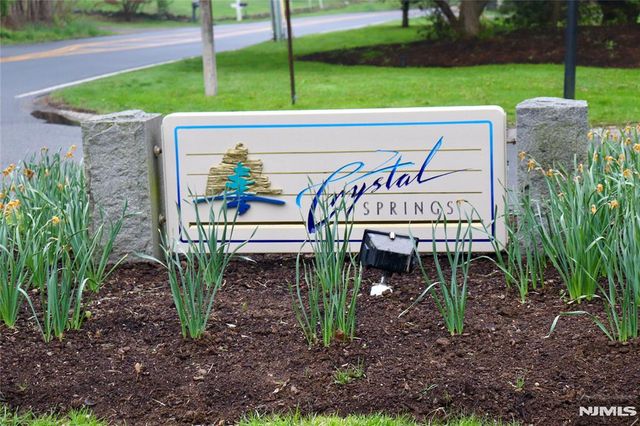 14 Willow Circle 706, Hamburg, NJ 07419