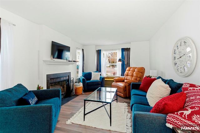 14 Willow Circle 706, Hamburg, NJ 07419