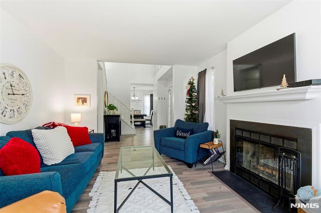 14 Willow Circle 706, Hamburg, NJ 07419