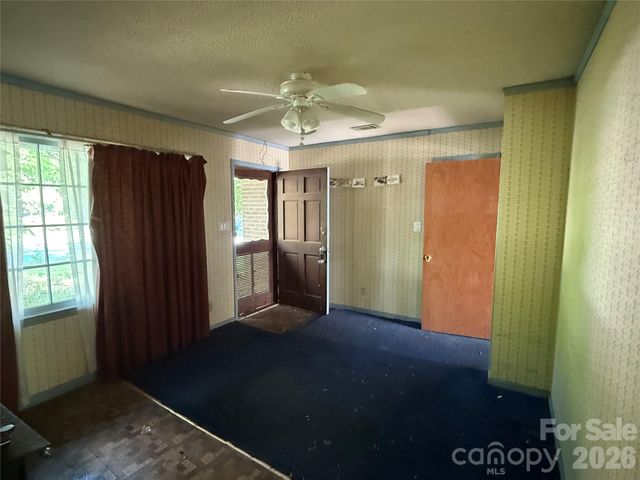 10100 Starwood Drive, Charlotte, NC 28215