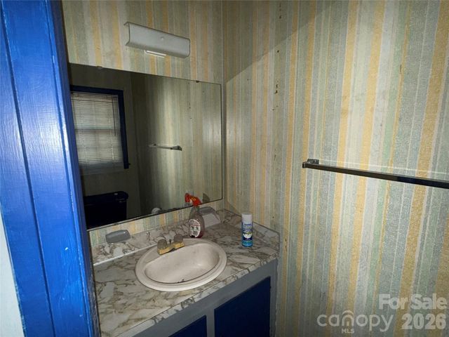 10100 Starwood Drive, Charlotte, NC 28215