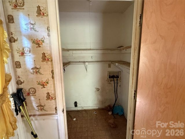 10100 Starwood Drive, Charlotte, NC 28215