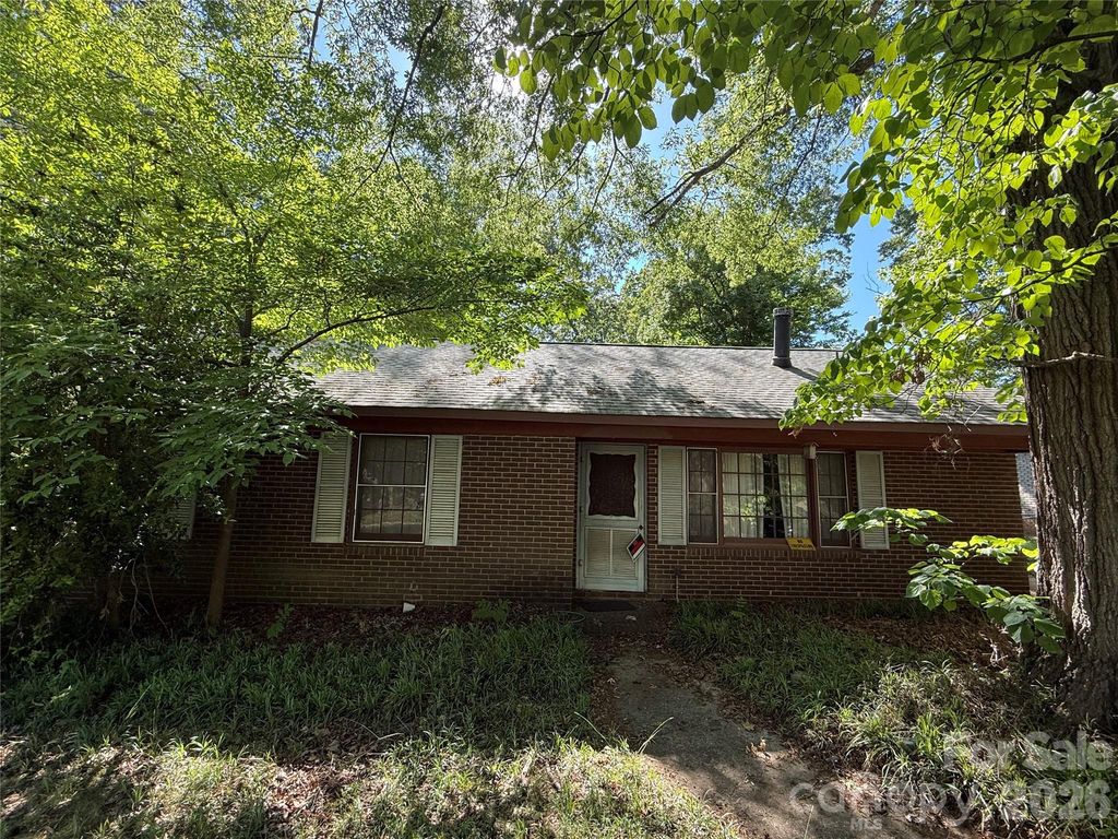 10100 Starwood Drive, Charlotte, NC 28215
