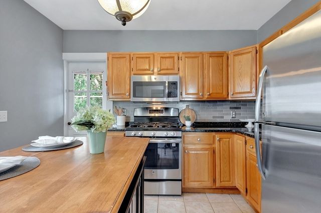 18 Hersam St, Stoneham, MA 02180