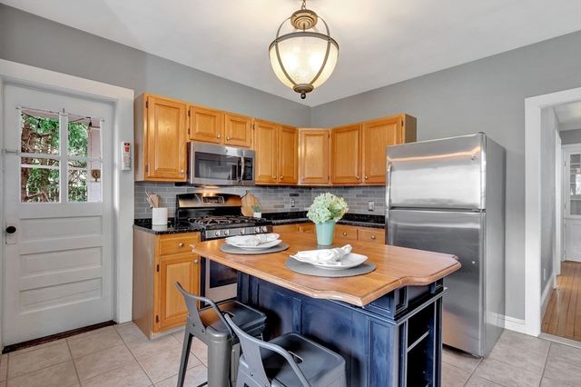 18 Hersam St, Stoneham, MA 02180