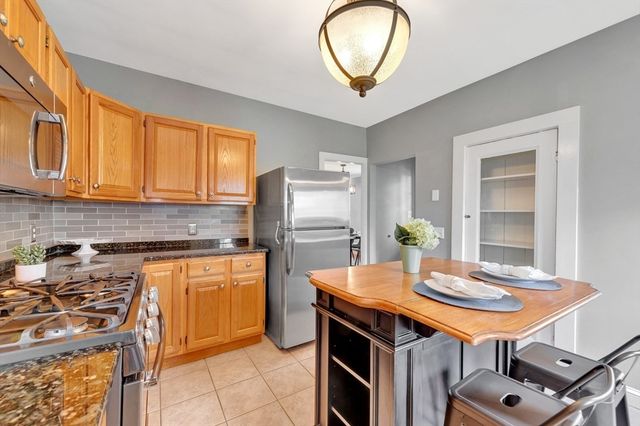 18 Hersam St, Stoneham, MA 02180