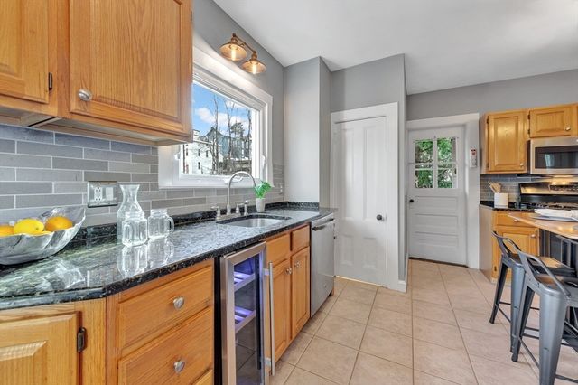 18 Hersam St, Stoneham, MA 02180