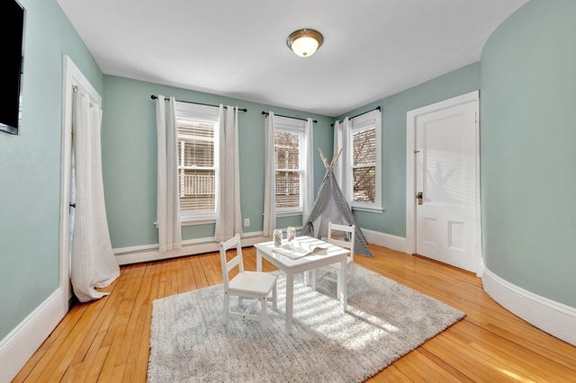 18 Hersam St, Stoneham, MA 02180