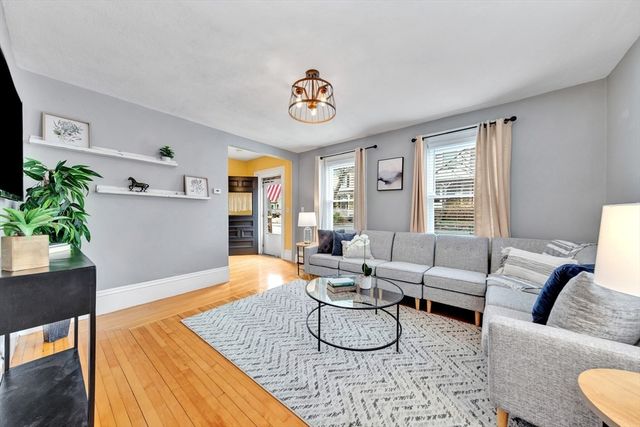 18 Hersam St, Stoneham, MA 02180