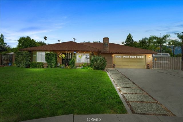 881 Dublin Court, Upland, CA 91784