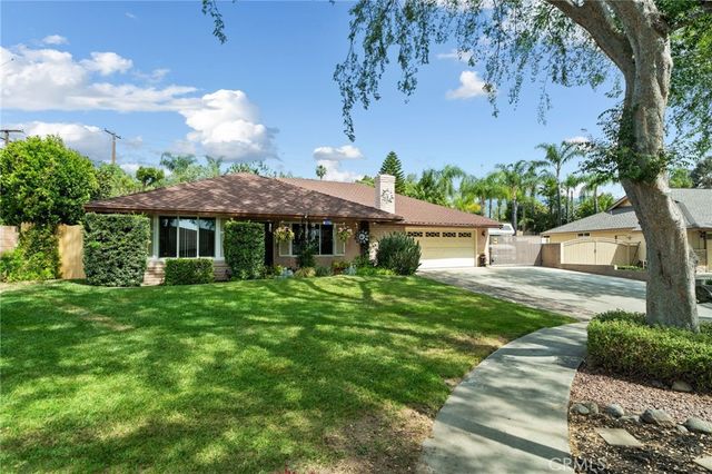 881 Dublin Court, Upland, CA 91784