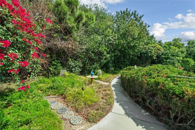 881 Dublin Court, Upland, CA 91784