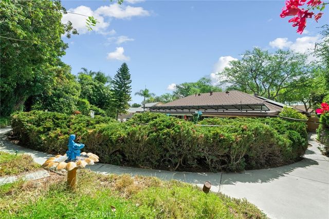 881 Dublin Court, Upland, CA 91784