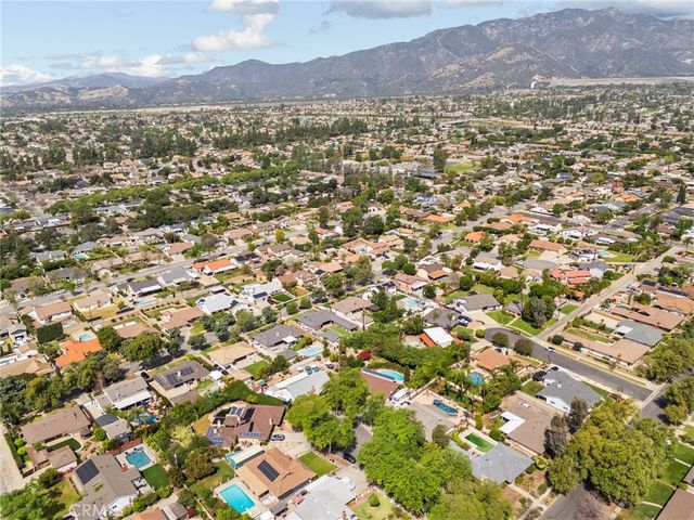 881 Dublin Court, Upland, CA 91784