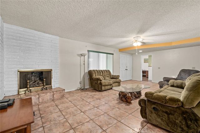 881 Dublin Court, Upland, CA 91784