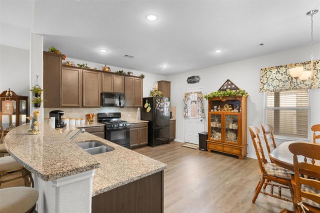 303 Morning Dove Trail, Sealy, TX 77474