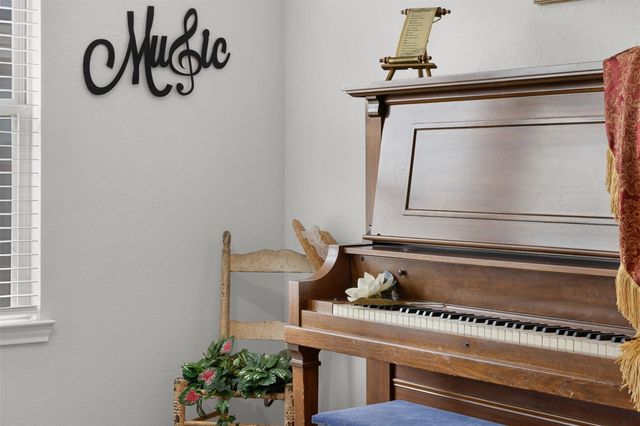 303 Morning Dove Trail, Sealy, TX 77474