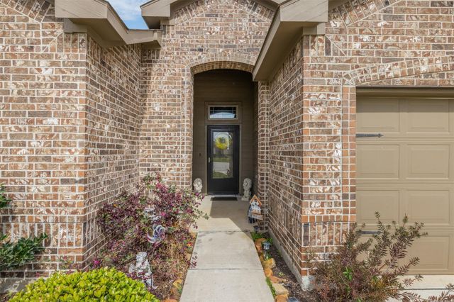 303 Morning Dove Trail, Sealy, TX 77474