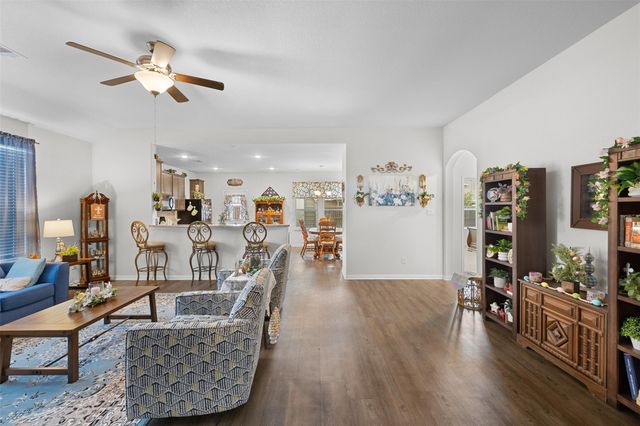 303 Morning Dove Trail, Sealy, TX 77474