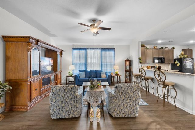 303 Morning Dove Trail, Sealy, TX 77474