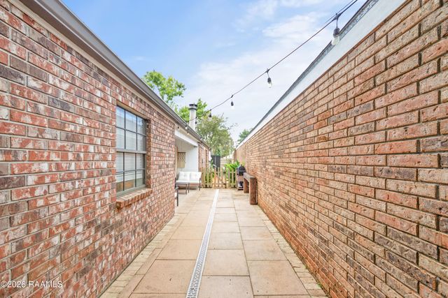 517 Kaiser Drive, Lafayette, LA 70508