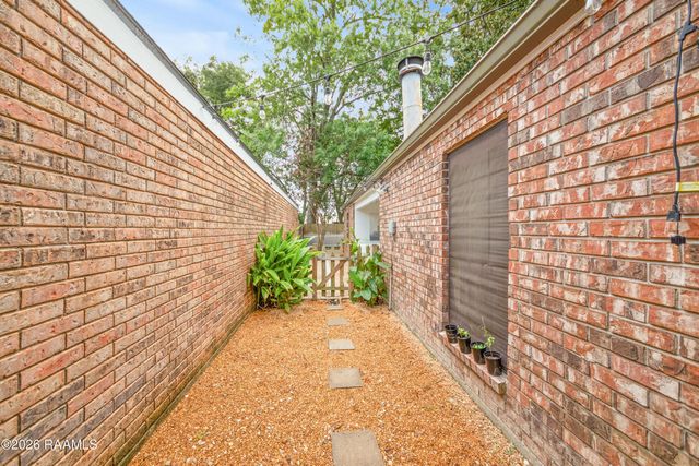 517 Kaiser Drive, Lafayette, LA 70508