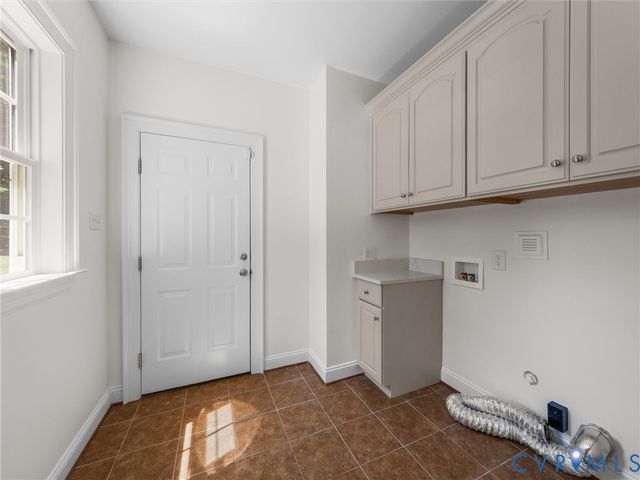 210 E Brook Run Dr, Goochland, VA 23238