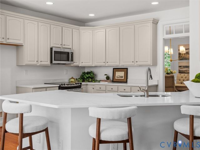 210 E Brook Run Dr, Goochland, VA 23238