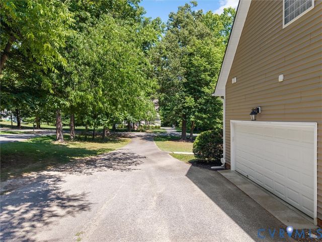 210 E Brook Run Dr, Goochland, VA 23238