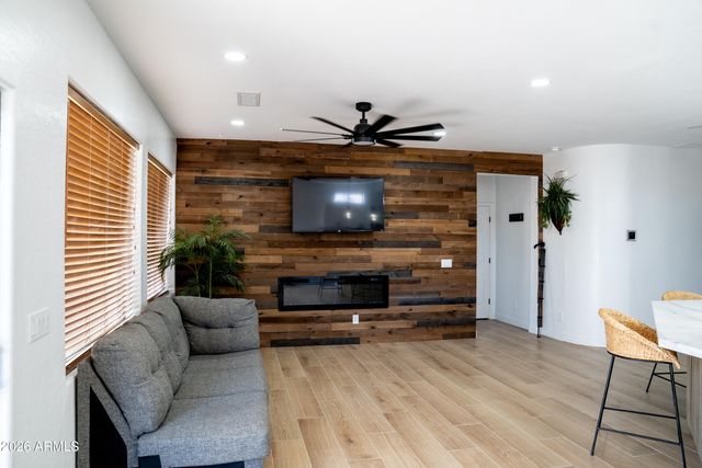 342 N 15TH Street, Phoenix, AZ 85006