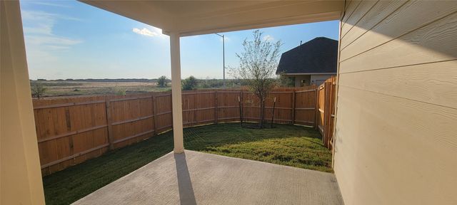 9901 Diamondhead Drive, Fort Worth, TX 76179