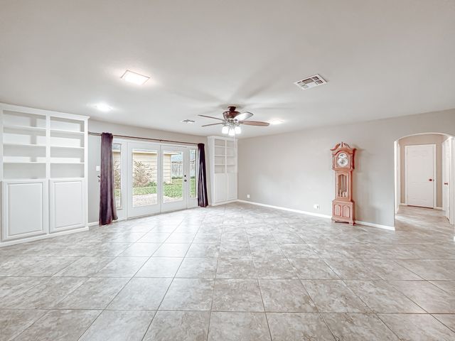 1420 Bowie Circle, Corsicana, TX 75110
