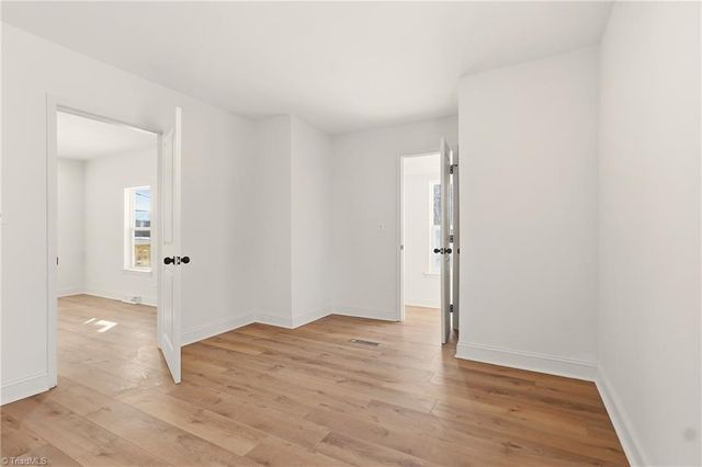 1823 Mcknight Mill Road, Greensboro, NC 27405