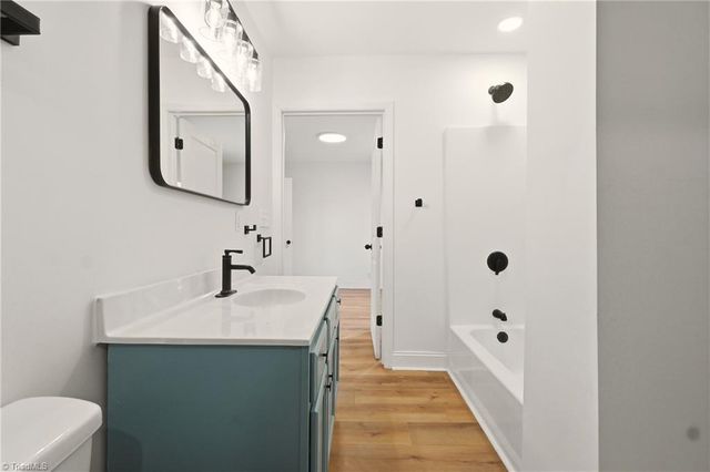 1823 Mcknight Mill Road, Greensboro, NC 27405