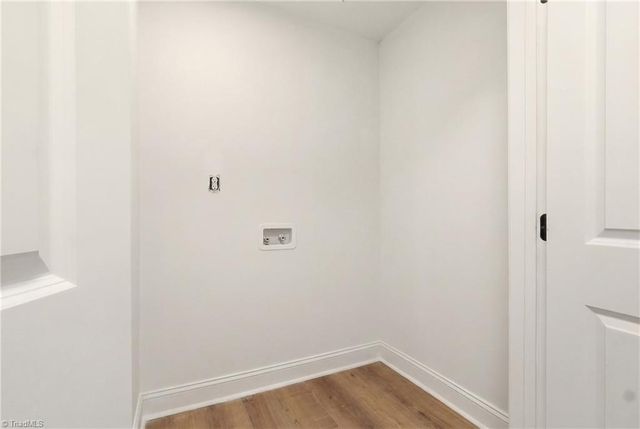 1823 Mcknight Mill Road, Greensboro, NC 27405