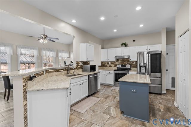 7706 Hungary Woods Pl, Glen Allen, VA 23060