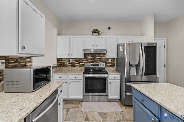 7706 Hungary Woods Pl, Glen Allen, VA 23060