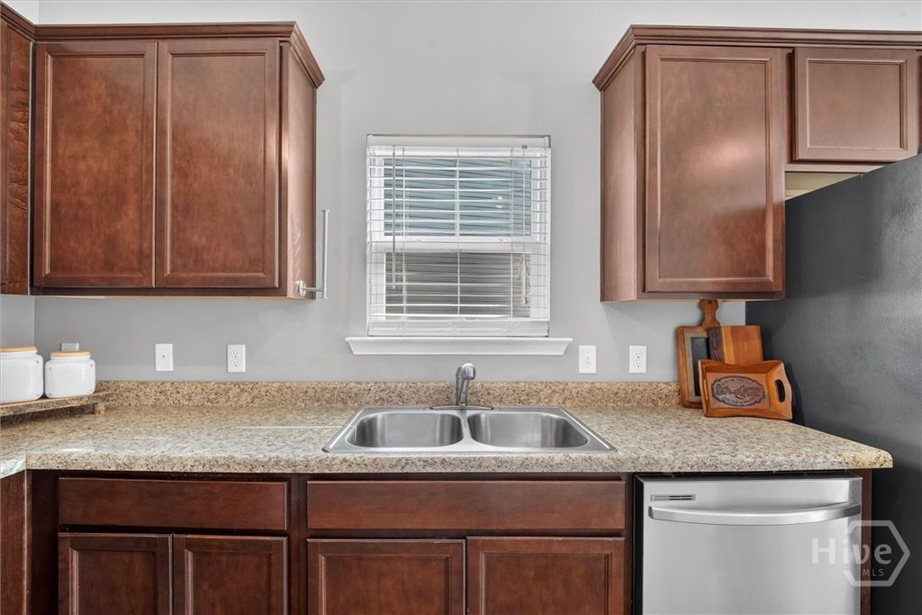 Image 11 of property listing at 214 Freedom Trail, Guyton, GA 31312